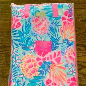 COPY - COPY - NWT LILLY PULITZER PACKABLE BEACH MAT.